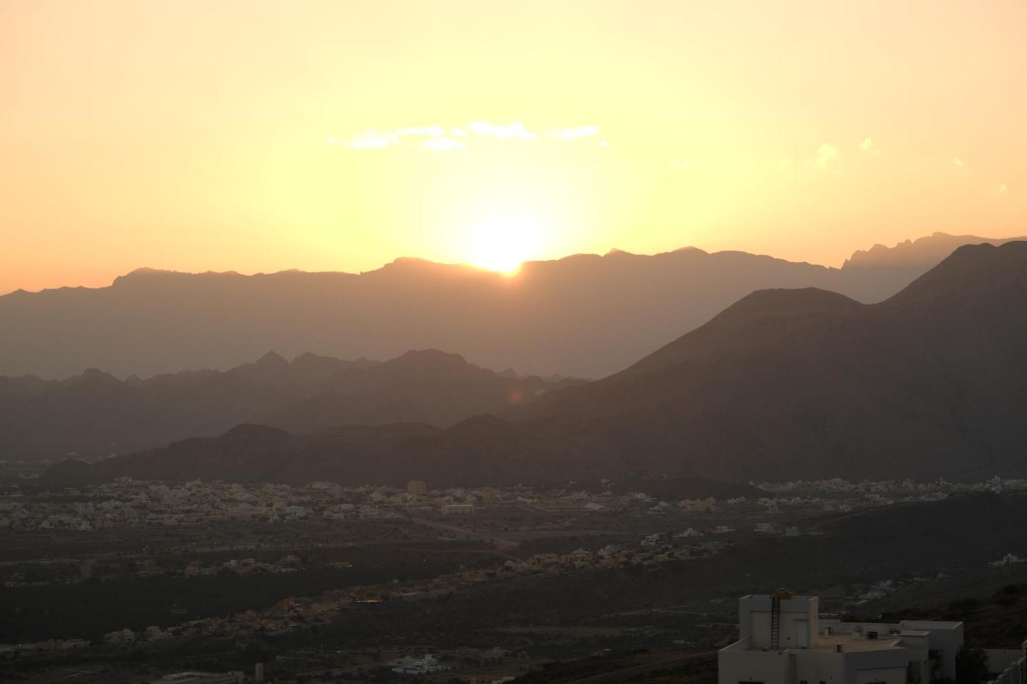 Sunset Sky Hotel Misfah Bagian luar foto