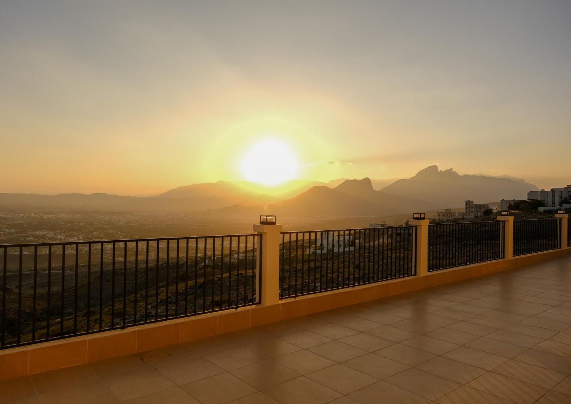 Sunset Sky Hotel Misfah Bagian luar foto